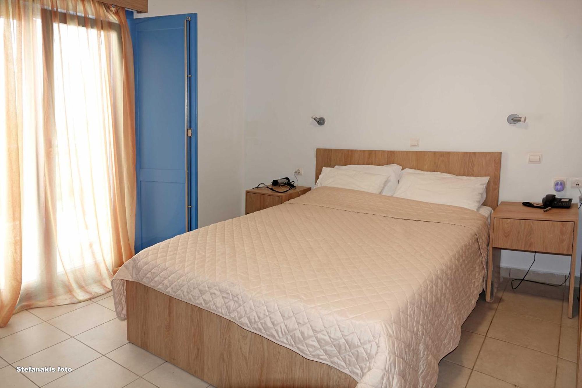 Aeriko Hotel Apartments Agia Marina  외부 사진